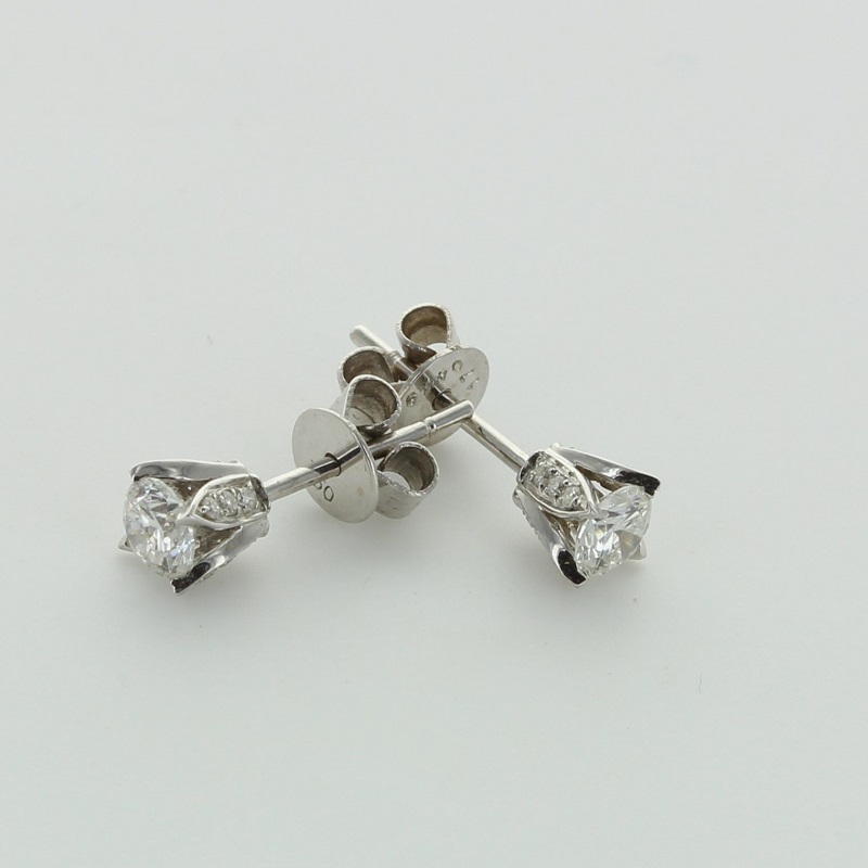 White gold diamond stud earrings