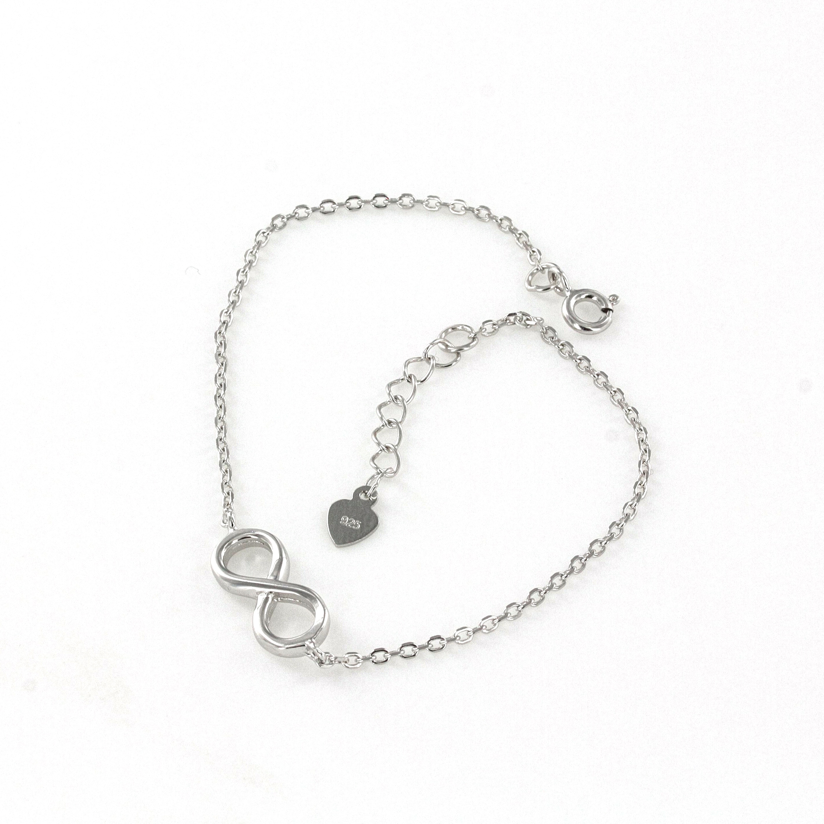 Infinity bracelet in Sterling Silver